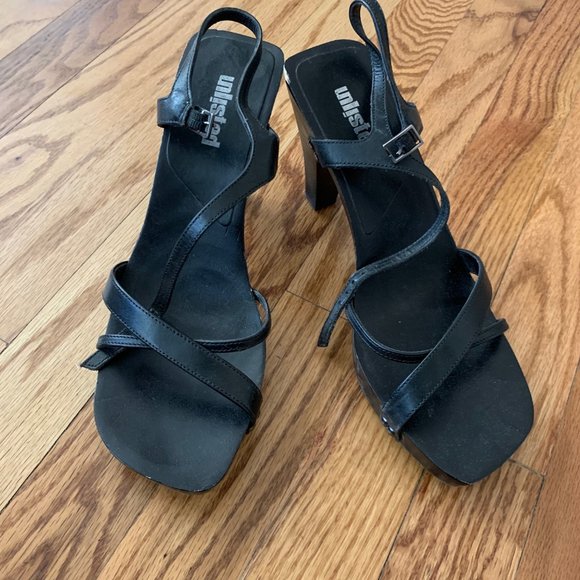 Unlisted Sandals 7 - Picture 3 of 5